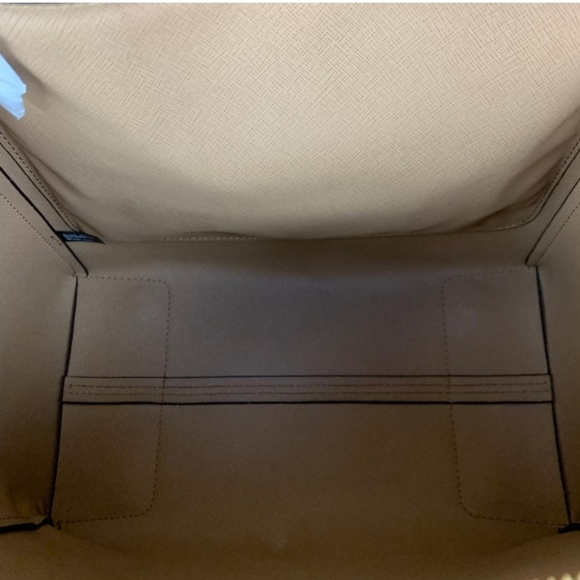 Michael Kors purse - Picture 6 of 15